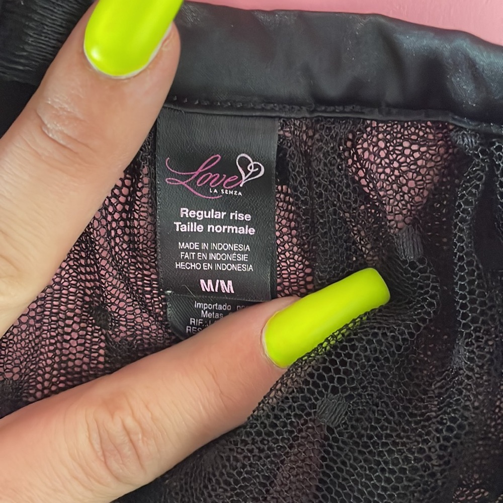 LaSenza garter panties - Picture 4 of 10
